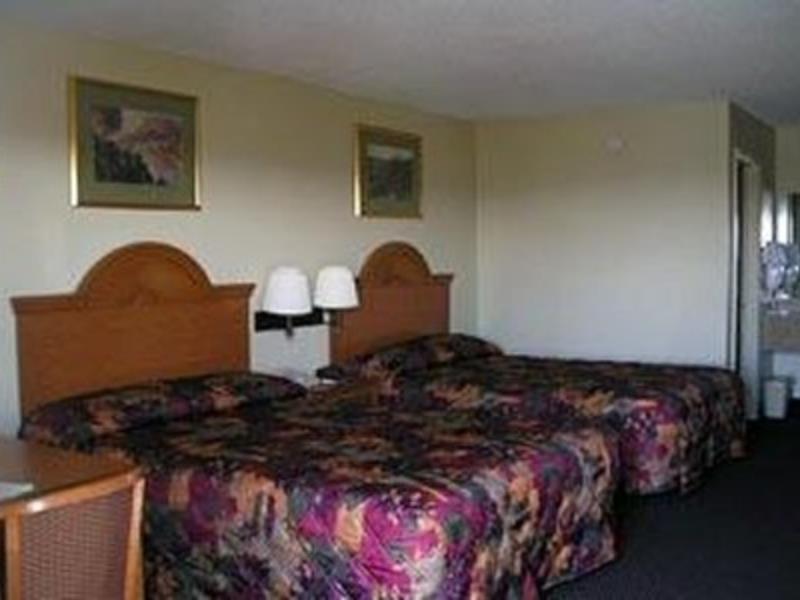 Econo Lodge & Suites Clarksville Exterior photo